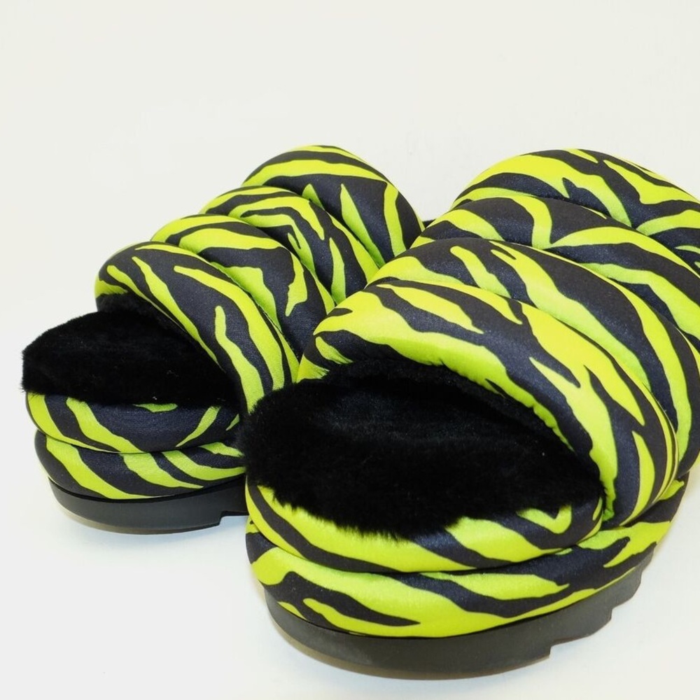 Ugg - Maxi Slide Tiger Print In Key Lime - image 2